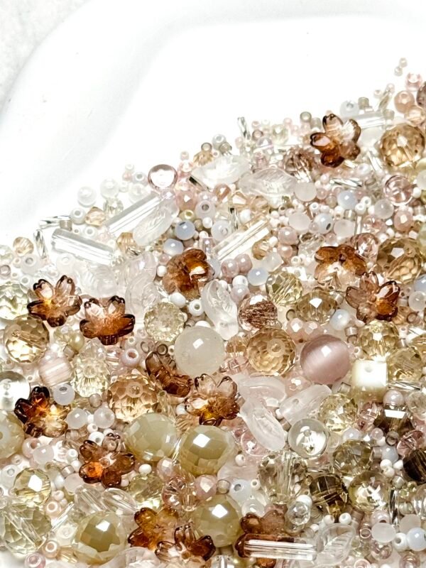 【Mixed beads】C399 - Cream Blossom